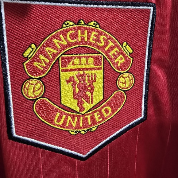 Manchester United 2022-23 Home Jersey - Size M - Picture 2 of 8
